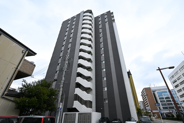 【プレサンスロジェ千種内山】外観