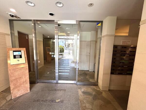 【D’グランセ大宮桜木町】エントランス 【D’グランセ大宮桜木町】エントランス