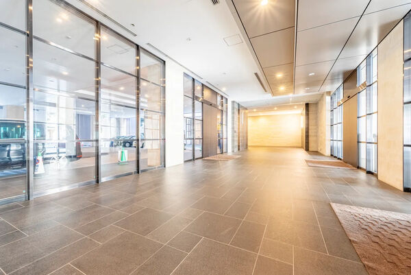 【プレミスト千早タワーツインマークス】エントランス1