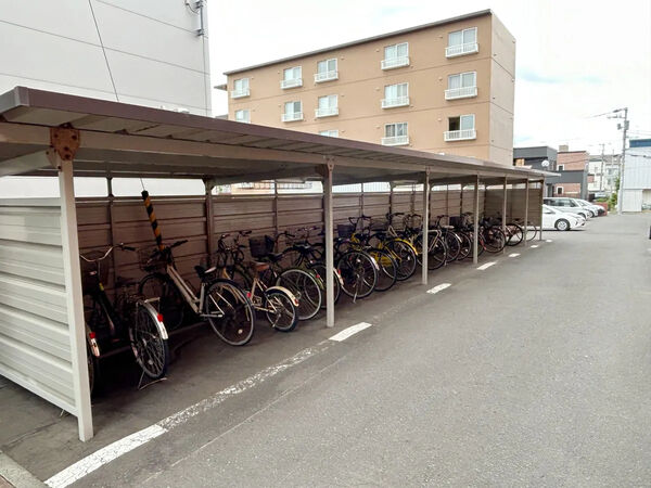 【セザール麻生】駐輪場
