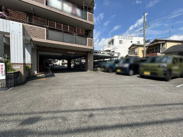 【グランコート桃山2】駐車場 【グランコート桃山2】駐車場