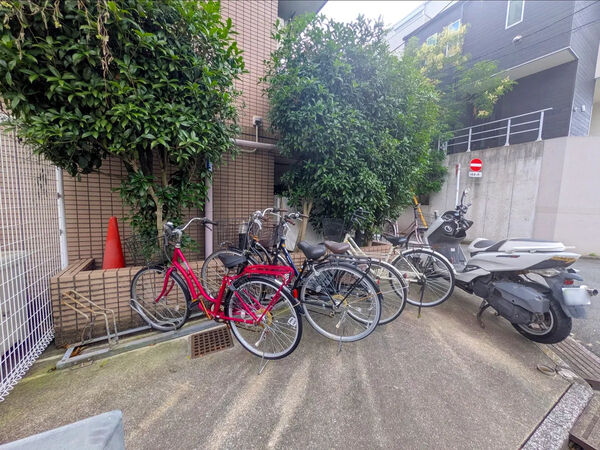 【ランドピアときわ台】駐輪場