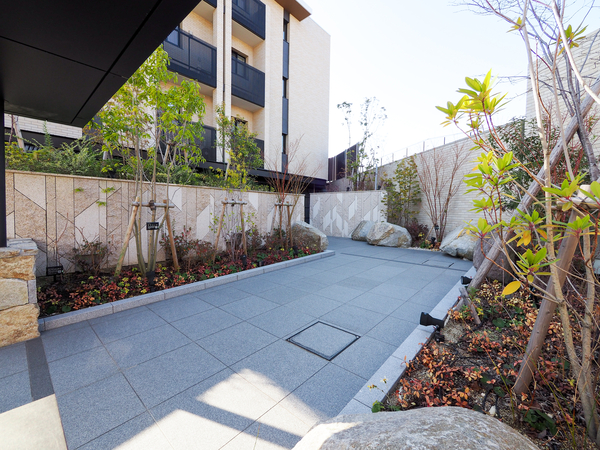 【ジオ八事春山】エントランス