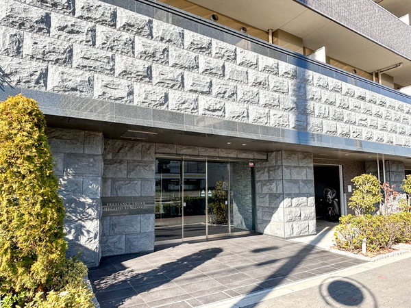 【プレサンスロジェ東住吉】エントランス