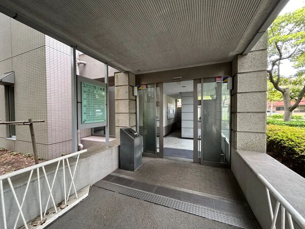 【RICイーストコート7番街】1番館　エントラン