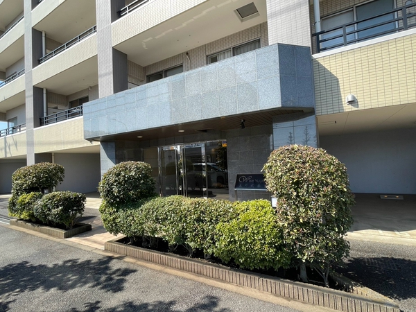 【ワイズユウラク立川弐番館】エントランス