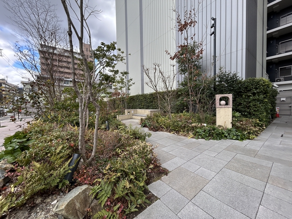 【カサーレ城東ガーデンプレイス】敷地内 【カサーレ城東ガーデンプレイス】敷地内