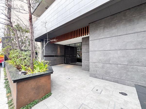 【レ・ジェイド緑橋駅前】エントランス 【レ・ジェイド緑橋駅前】エントランス