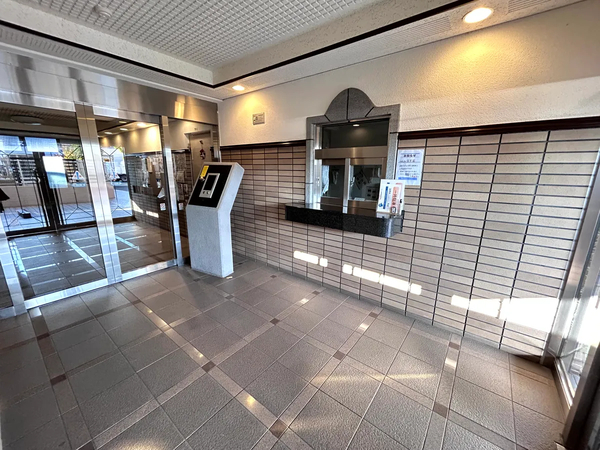 【アムール長者原駅前】エントランス