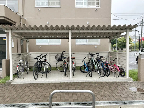 【サーム東高前】駐輪場 【サーム東高前】駐輪場