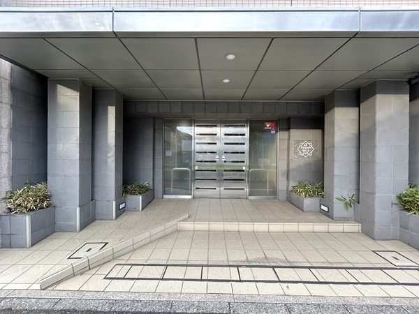 【アルファグランデ幕張本郷参番街】エントランス 【アルファグランデ幕張本郷参番街】エントランス