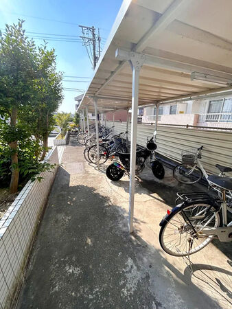 【タワータウン東海】駐輪場