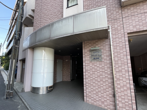 【ラフィネジュ横浜南】エントランス