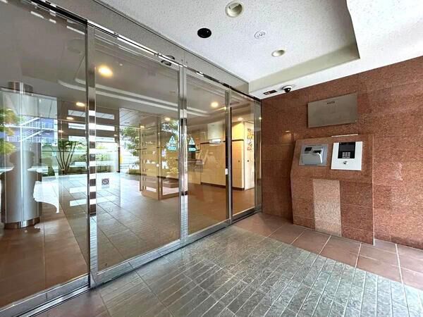 【リーデンススクエア八田】エントランス2