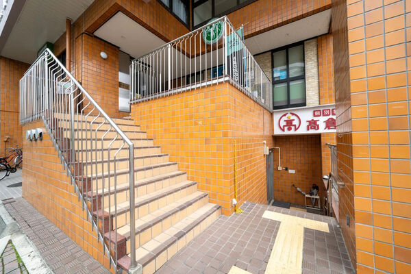 【キャピタルコータス堀川】エントランス