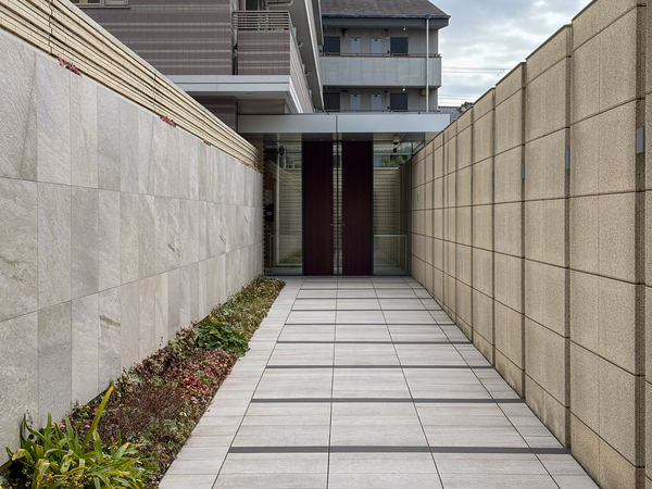 【カサーレ上新庄ステーションプレミアム】エントランス 【カサーレ上新庄ステーションプレミアム】エントランス