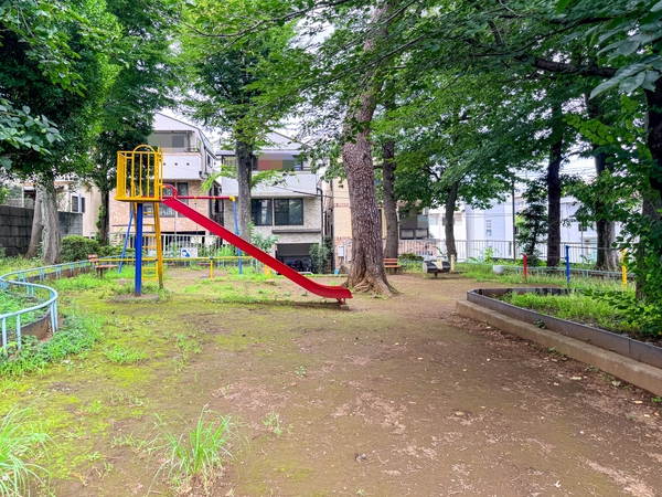 世田谷区立赤羽根公園まで約240m(徒歩3分)