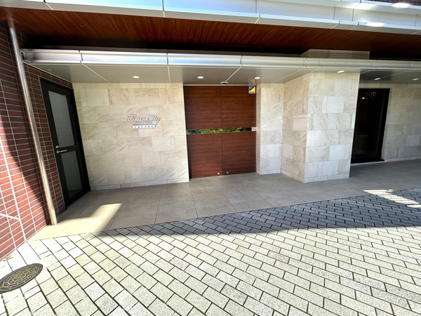 【ファインシティ札幌琴似スクエア棟】エントランス 【ファインシティ札幌琴似スクエア棟】エントランス