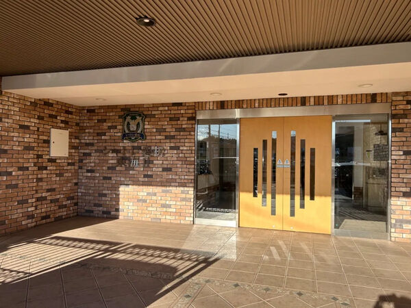 【シャトレ愛松東海2】エントランス