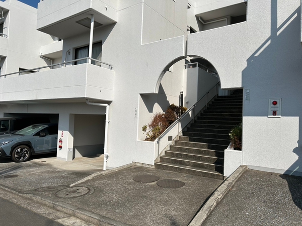 【クレール洋光台テラスハウスレフトウイング】エントランス