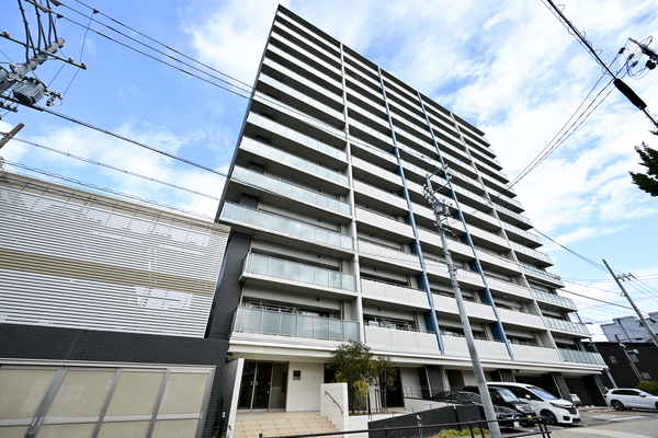 【ファミリアーレ名古屋港レジデンス】外観