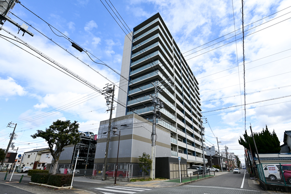 【ファミリアーレ名古屋港レジデンス】外観