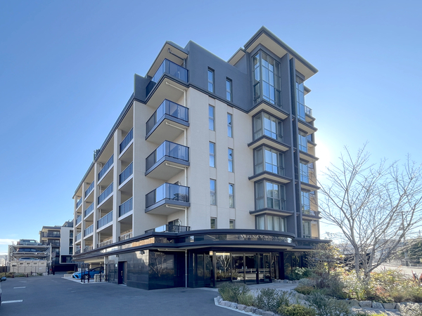 【ヴェレーナ横浜戸塚グランラルジュ】外観