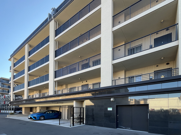 【ヴェレーナ横浜戸塚グランラルジュ】外観