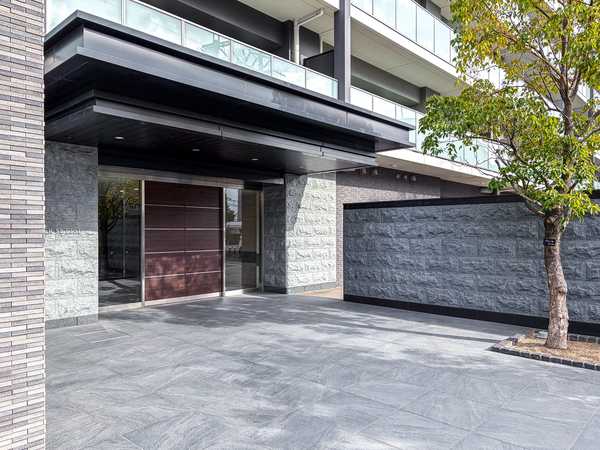 【プレサンスロジェ摂津】エントランス 【プレサンスロジェ摂津】エントランス