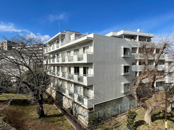 【グリーンヒルズ鶴ケ峰】外観