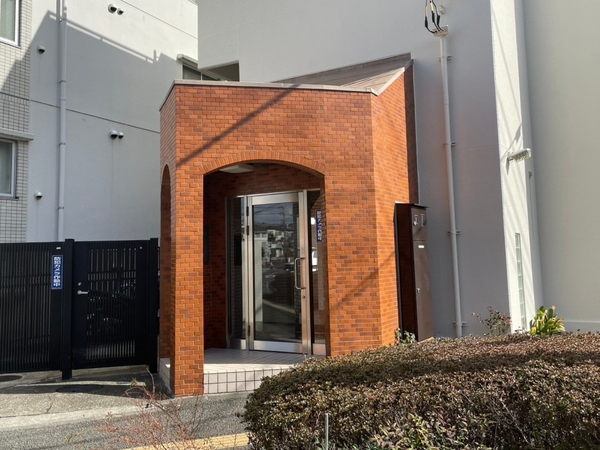 【グリーンヒルズ鶴ケ峰】エントランス