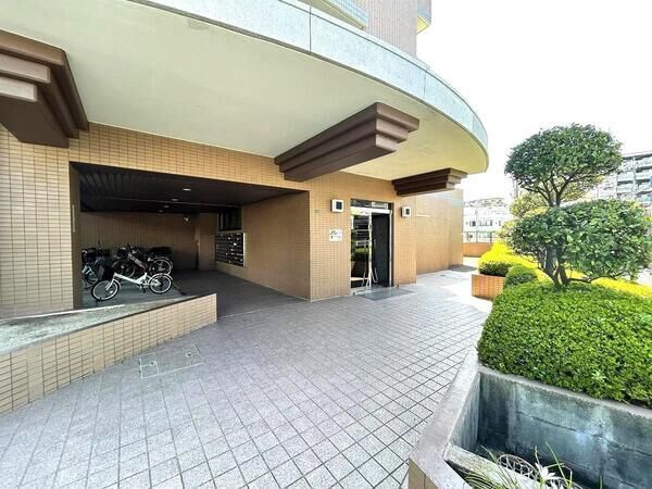 【藤和シティコープ和白】エントランス