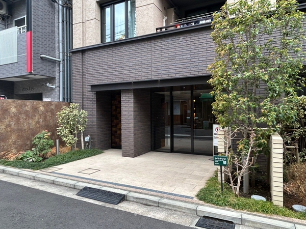 【クレヴィア横濱弘明寺】エントランス