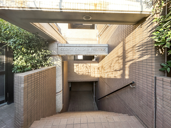 【コスモ梶ヶ谷プレスティージュ】エントランス