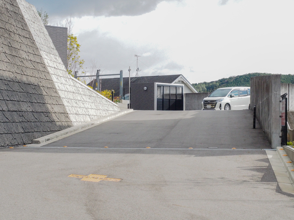 【モアグレース高蔵寺フォレストフォート】エントランス 【モアグレース高蔵寺フォレストフォート】エントランス