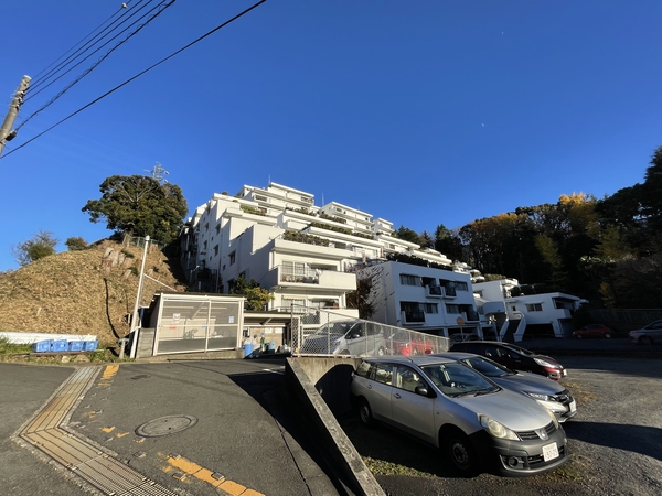 【宮前平ロイヤルマンション】外観