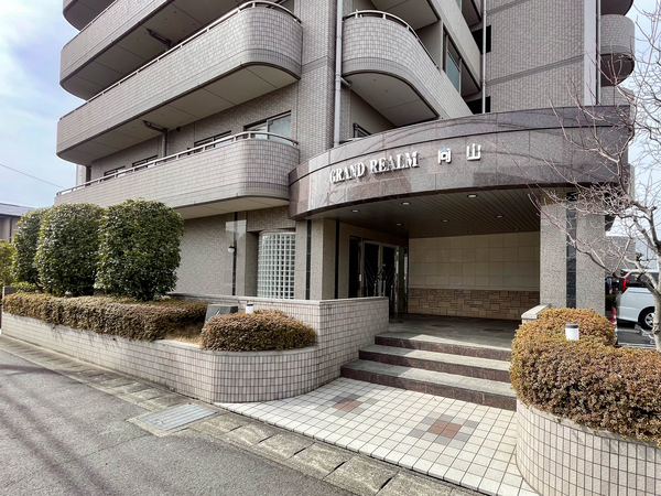 【グランレイム向山】エントランス