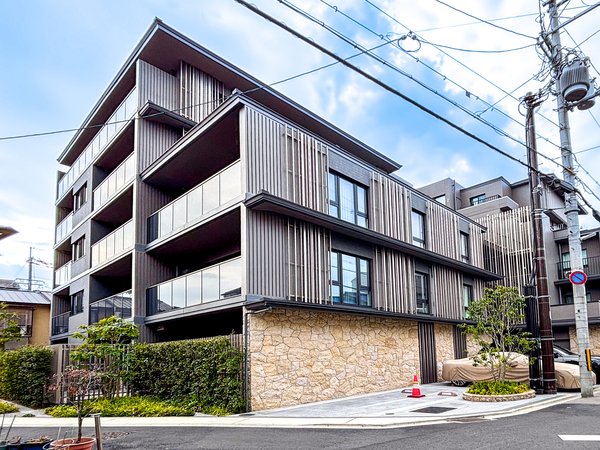 【ライオンズ鴨川東】外観