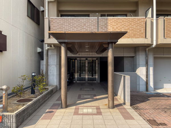 【神戸三宮壱番館ハウス】エントランス