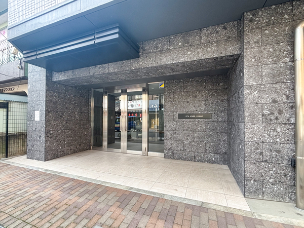 【HY’s綾瀬駅前】エントランス