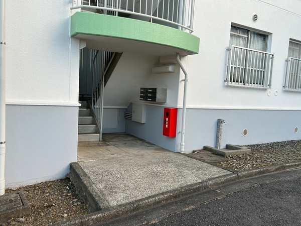 【グリーンハイツ上大岡】エントランス