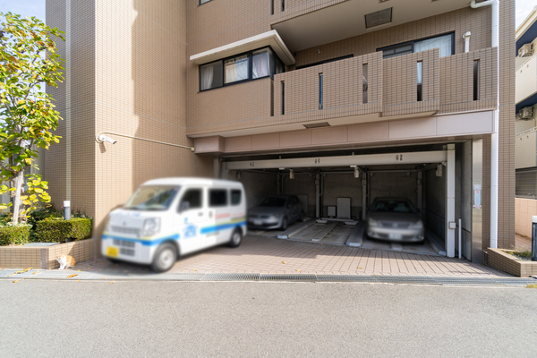 【モンテベルデ豊中服部】駐車場