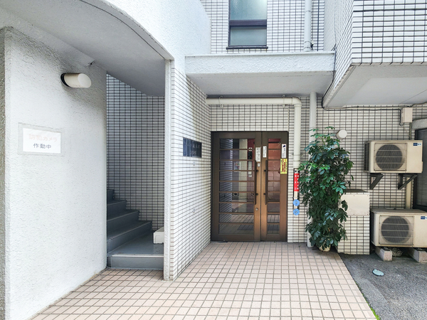 【ドルフ南麻布】エントランス