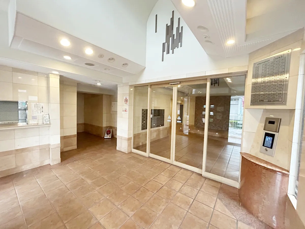 【ダイアパレス白鳥庭園通り】エントランス