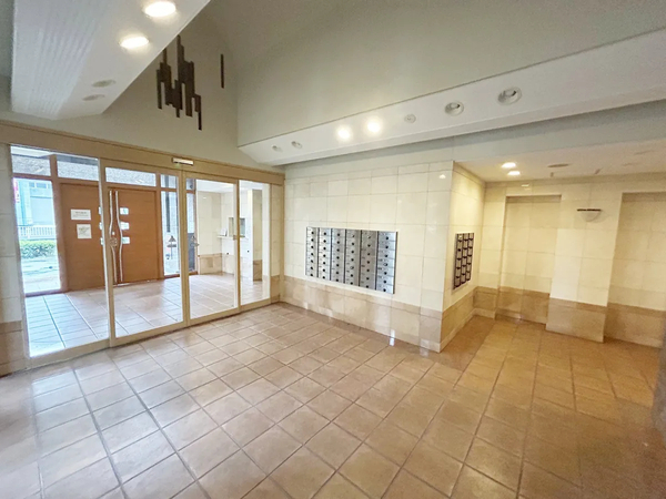 【ダイアパレス白鳥庭園通り】エントランスホール