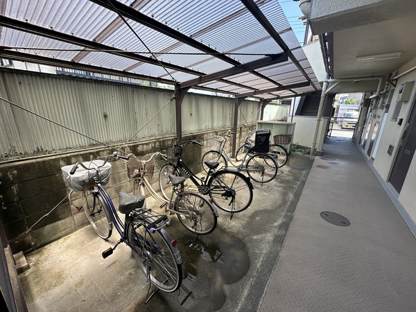 【パークプラザマンション宮原】駐車場