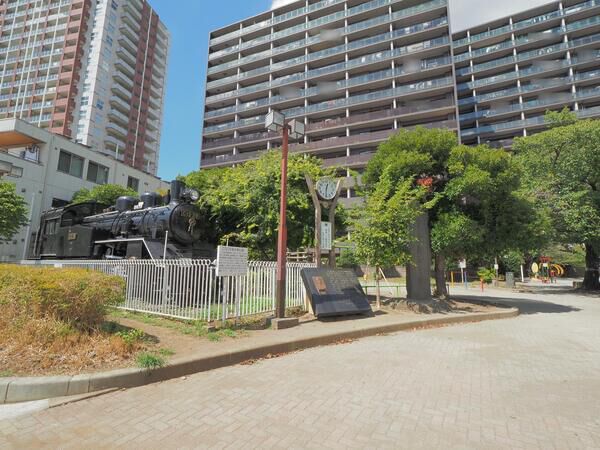 山丸公園　約300m