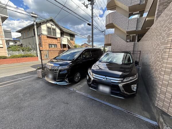 【メゾン大宮宮原】駐車場