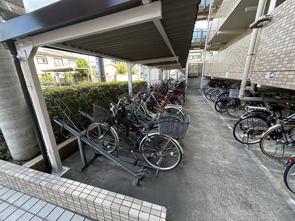 【メゾン大宮宮原】駐輪場
