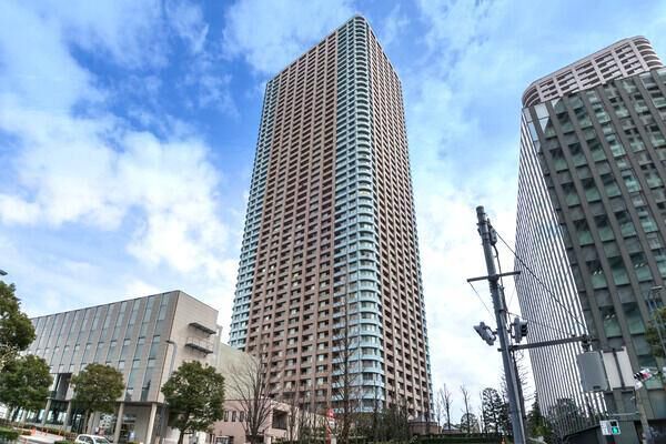 【センチュリーパークタワー】敷地の2/3以上を緑のスペースとして確保。住む人の心を和ませます。 【センチュリーパークタワー】敷地の2/3以上を緑のスペースとして確保。住む人の心を和ませます。